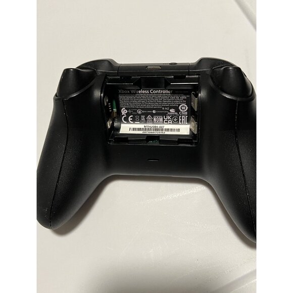 Xbox Series X Black Controller - Picture 3 of 4